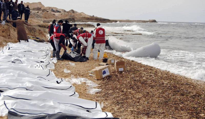 Red Crescent recovers the bodies of people in Libya